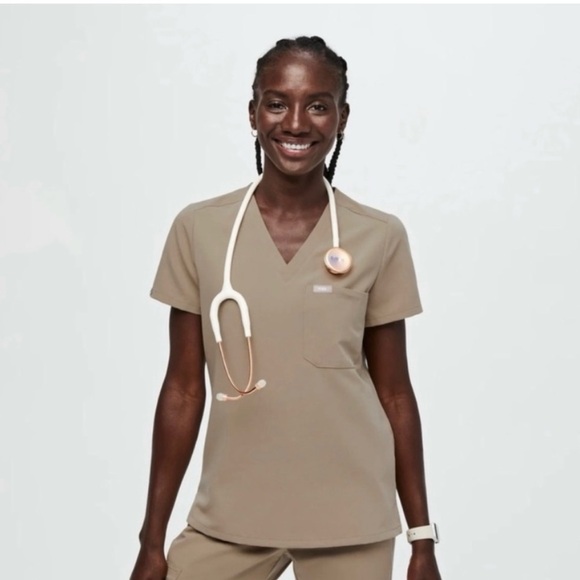 Figs tan Catarina top and Zamora high waisted jogger pant set - Picture 1 of 3